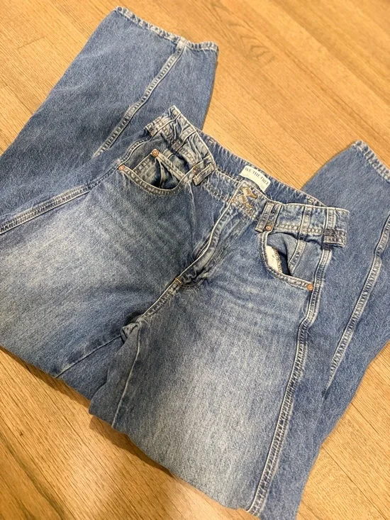 We The Free Aster Straight Leg Jeans in Swarm: Size 30 - Picture 4 of 12